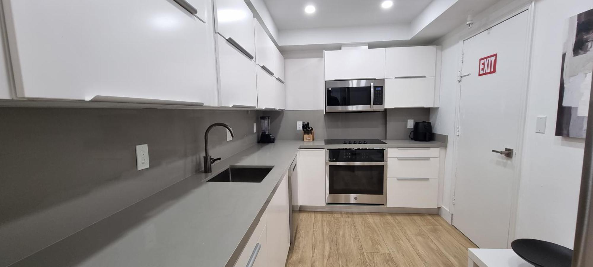 New Luxury Apartment 2Br 2Ba Direct Beach Access 할리우드 외부 사진